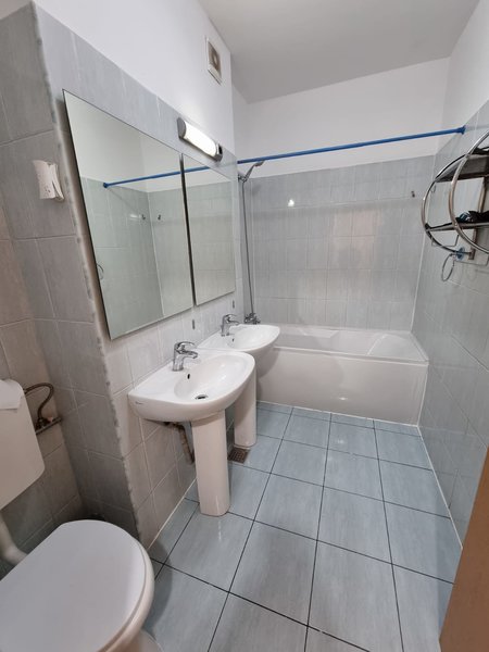 Auchan Titan, complex rezidential Rasarit de Soare